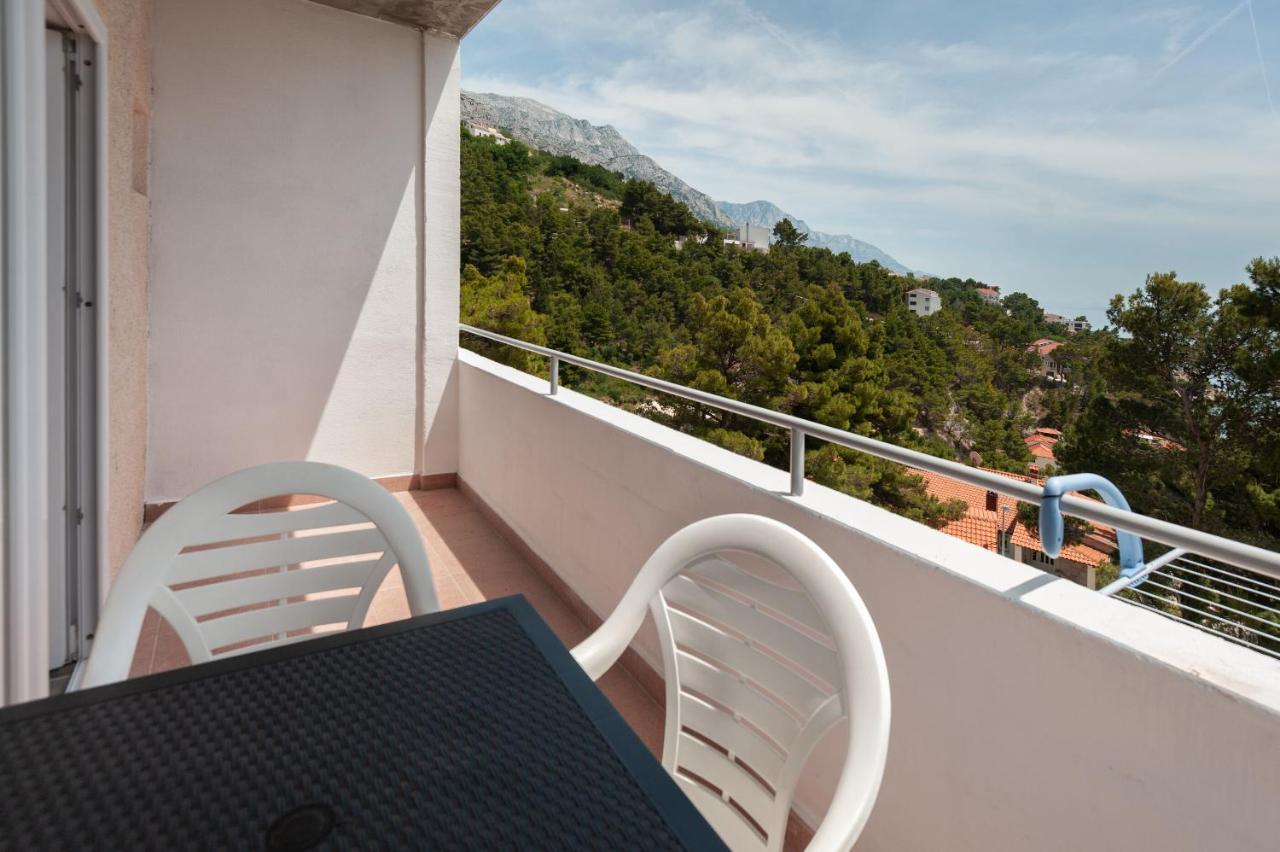 Apartments Lile Brela Exterior photo